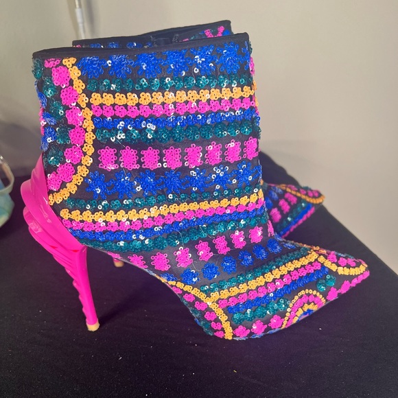 Multi color heels - Picture 1 of 2